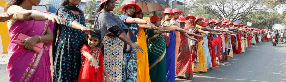 La protesta pacifica: il muro delle donne